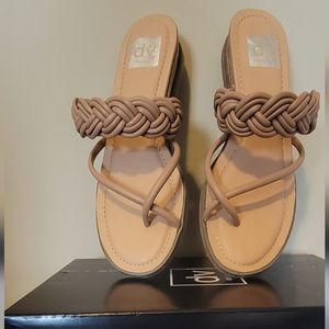 DV Dolce Vita Womens